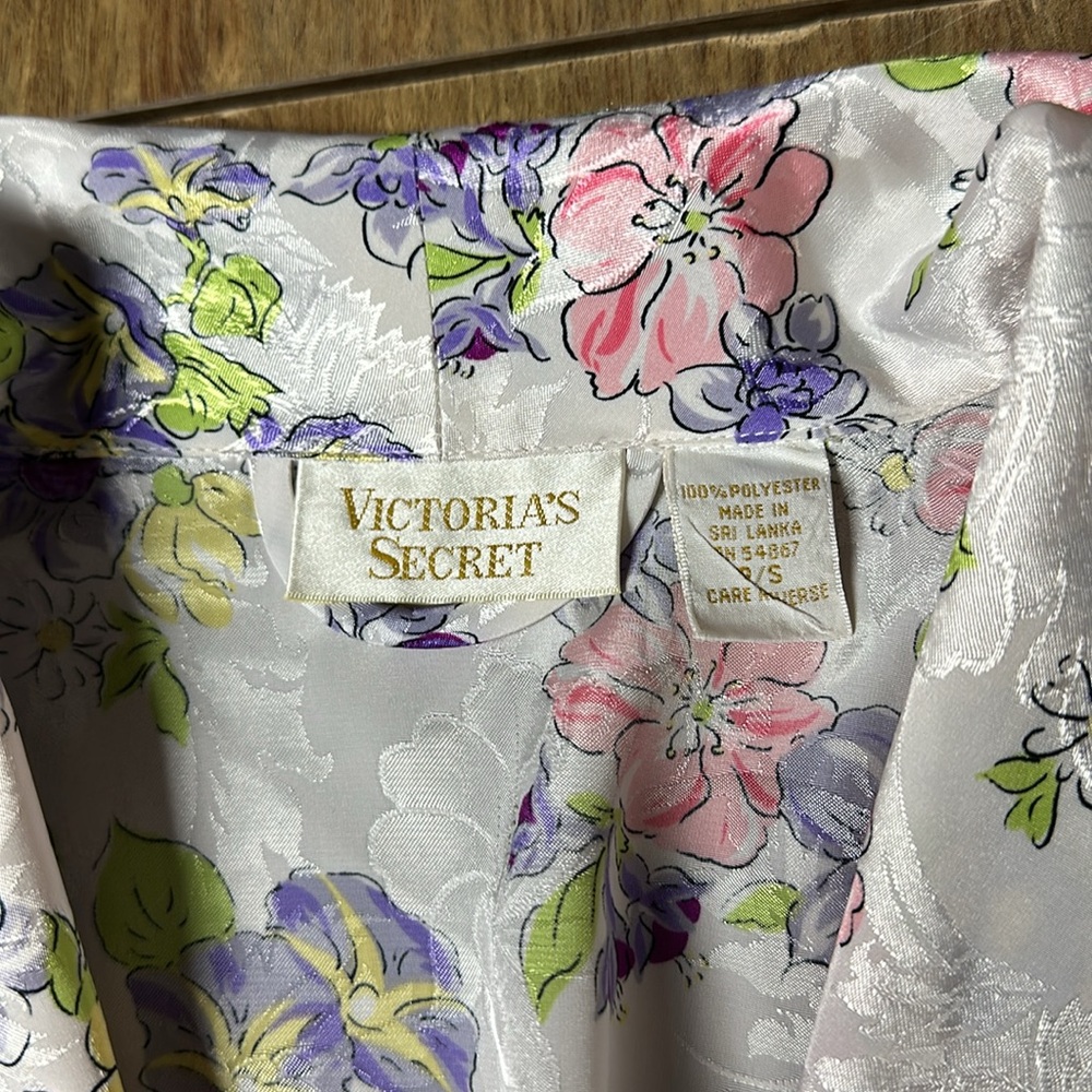 Victoria’s Secret great shape vintage gold label nighty robe matching set - Picture 9 of 15